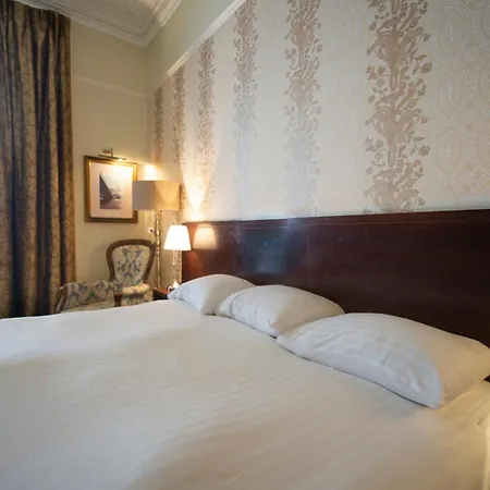 Cabot Court Hotel Wetherspoon-3